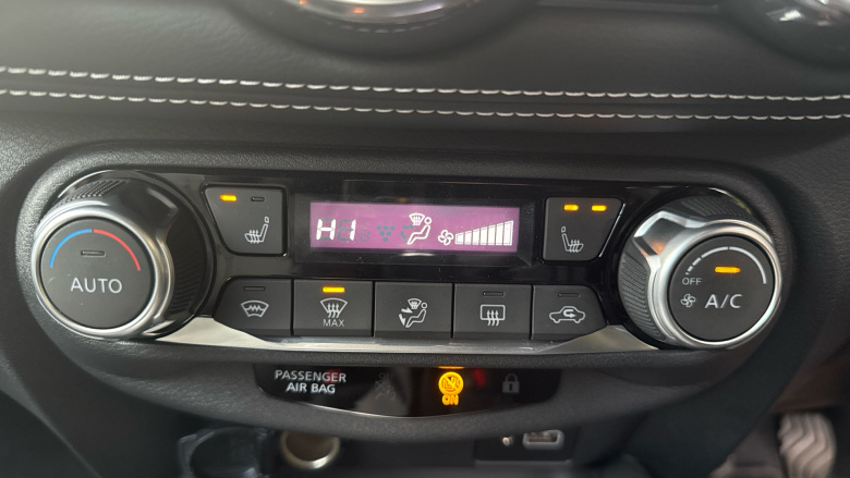 Nissan Juke 1.0 DiG-T 114 Tekna 5dr Petrol Hatchback